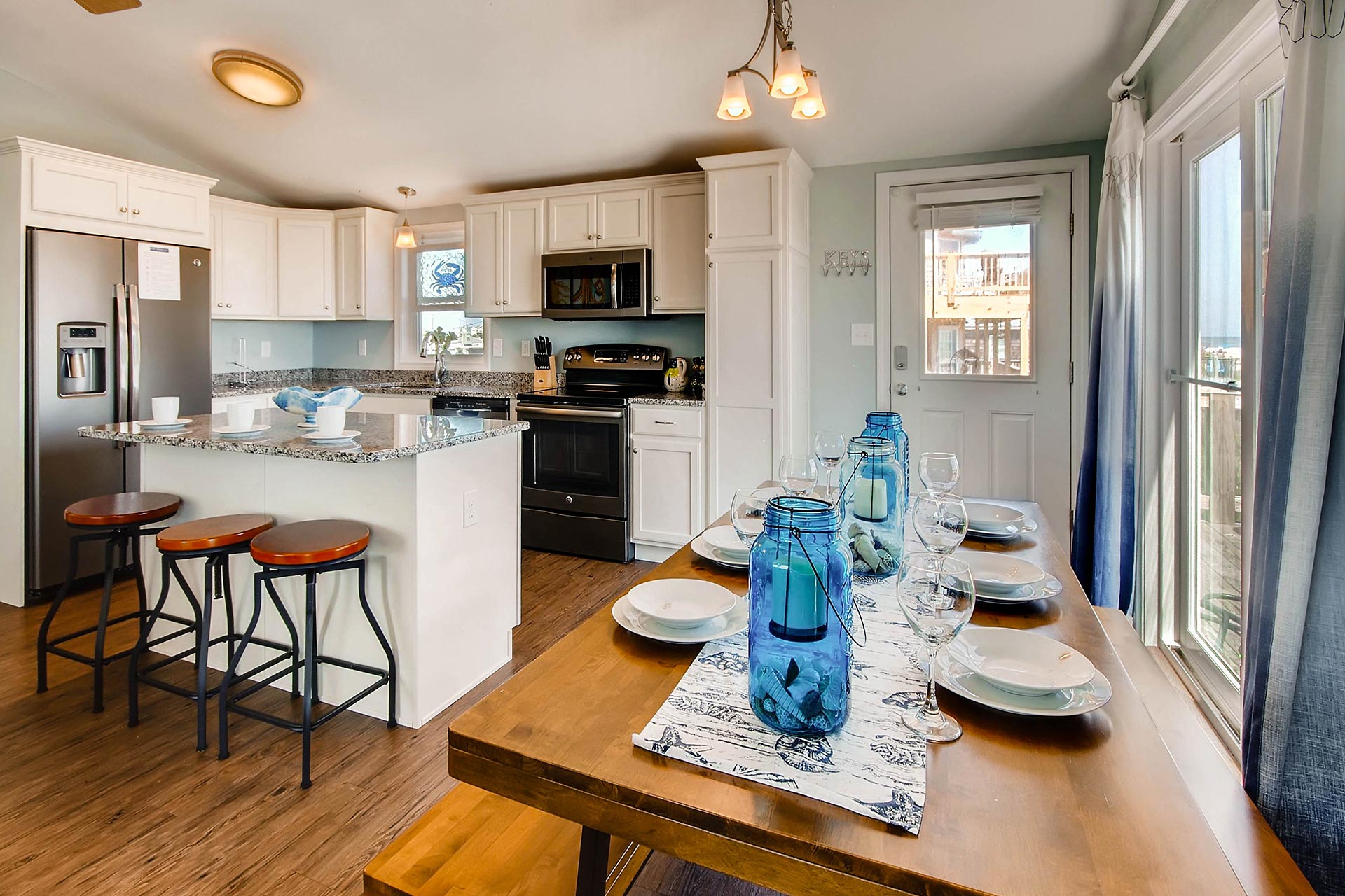 Surf Or Sound Realty Captains Quarters 838 Dining 2 3338913